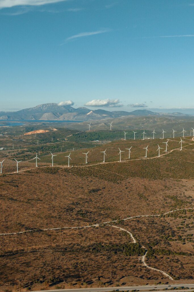 Windkraftanlagen in gebirgiger Region_erneuerbare Energien